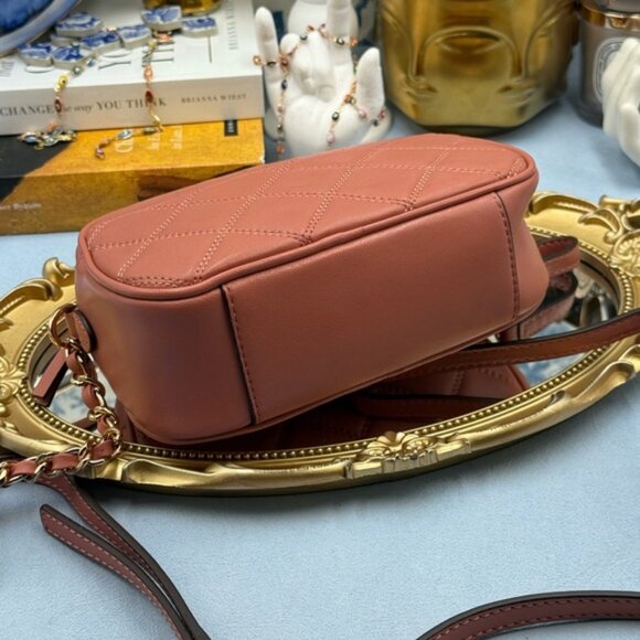 🆕 TORY BURCH 🧿 NWOT Savannah Chain Link Camera Bag, Pink Salmon AUTHENTICATED - Picture 8 of 16
